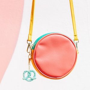 💖 Circle Clutch - Can’t Clutch This - NWT! ☀️